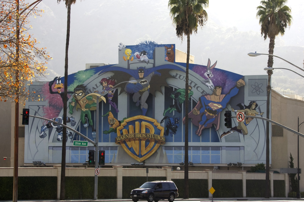 Warner Bros. is doomed. Iconic movie studio collapsing
